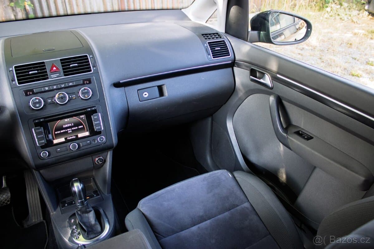 2012 Volkswagen TOURAN - 12