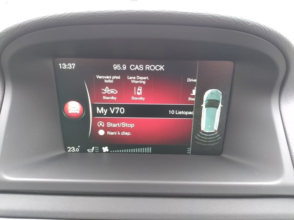2016 Volvo V70 - 12
