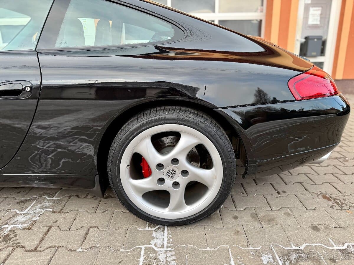 2001 Porsche 911 - 12