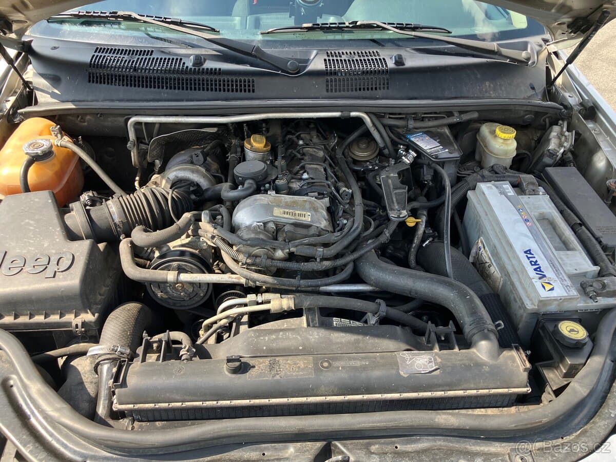 2003 Jeep CHEROKEE - 12