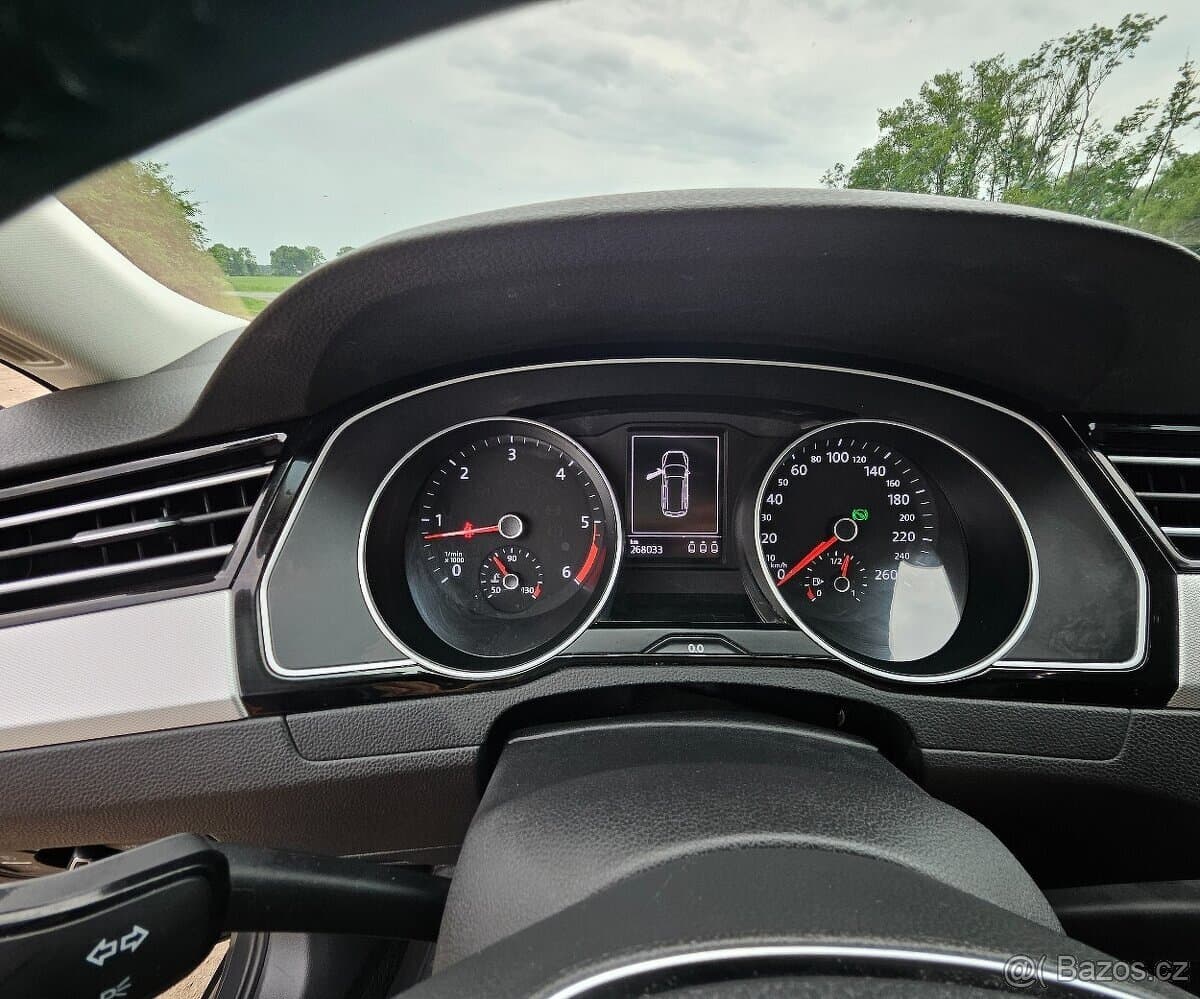 2015 Volkswagen PASSAT - 12
