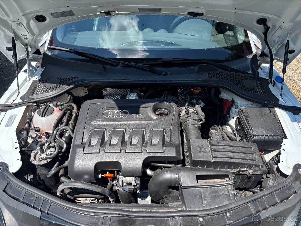2013 Audi TT - 12