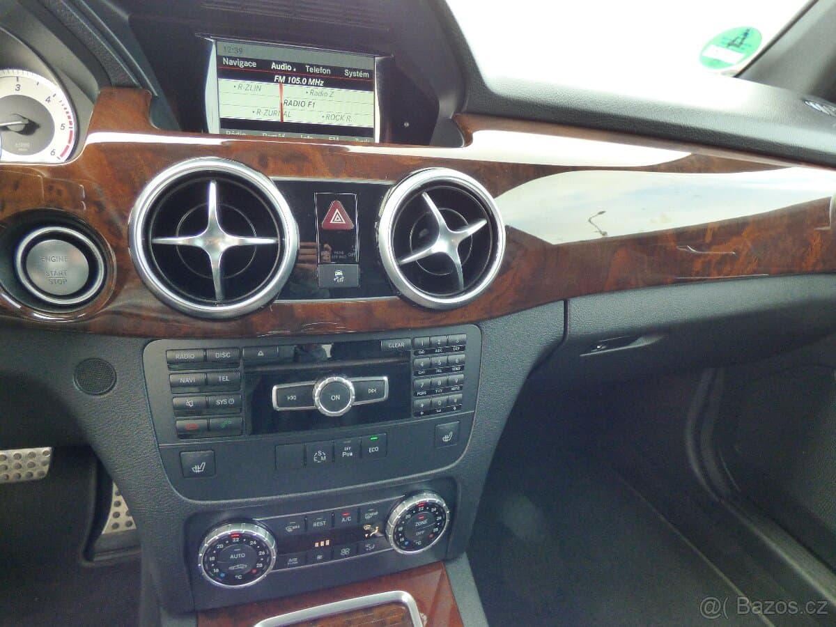 2015 Mercedes-Benz GLK - 12