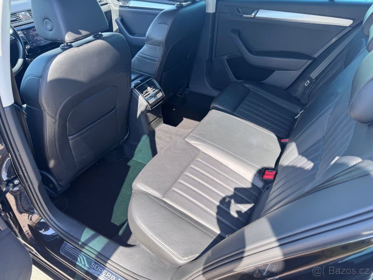 2015 Škoda SUPERB - 12