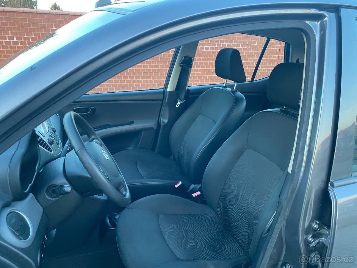 2012 Hyundai i10 - 12