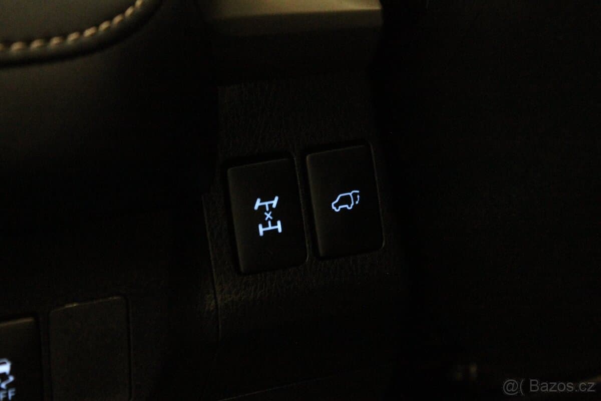 2015 Toyota RAV4 - 12