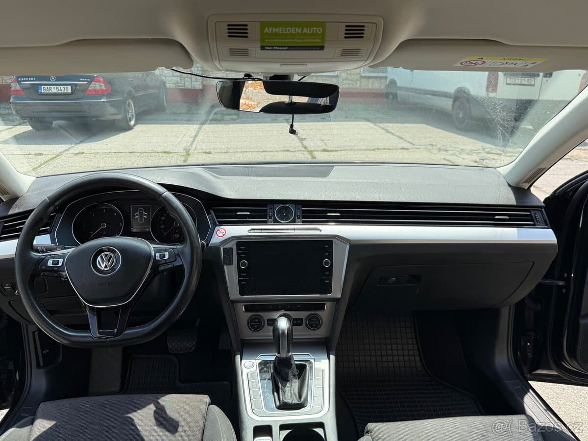 2018 Volkswagen PASSAT - 12