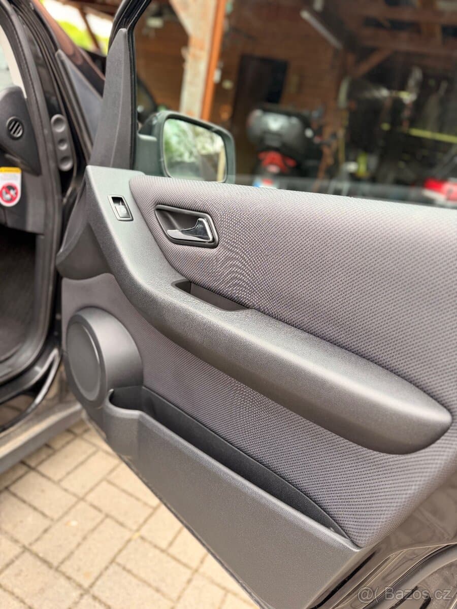 2011 Mercedes-Benz CL-CLASS - 12
