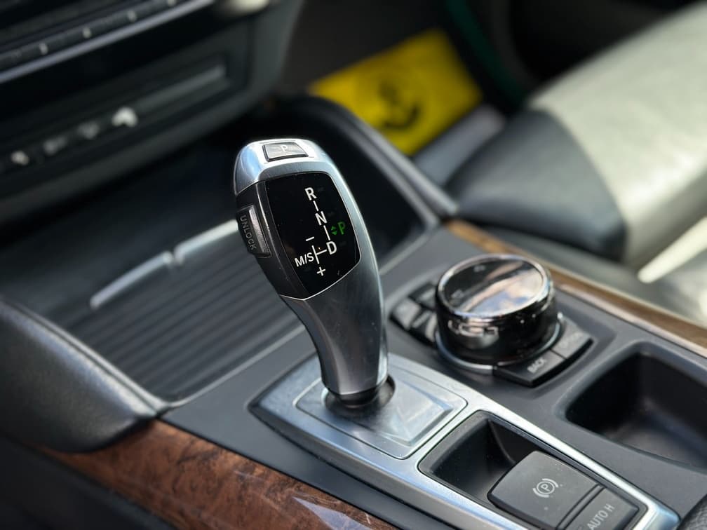 2010 BMW X6 - 12