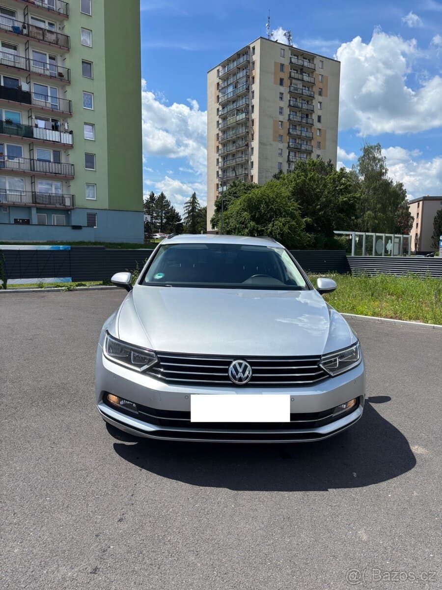 2015 Volkswagen PASSAT - 12
