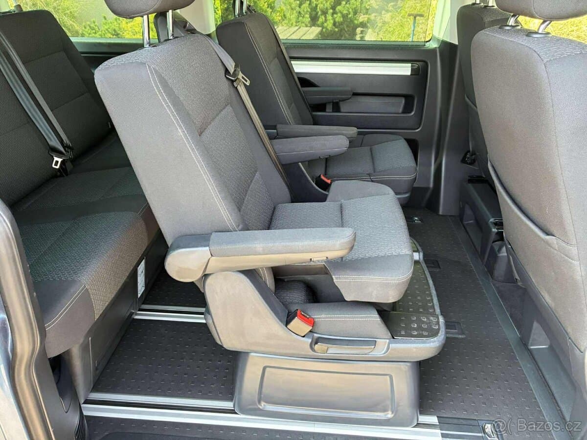 2016 Volkswagen MULTIVAN - 12