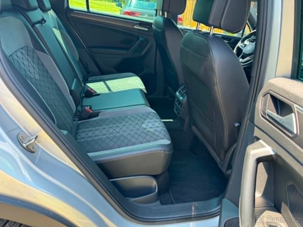 2021 Volkswagen TIGUAN - 12