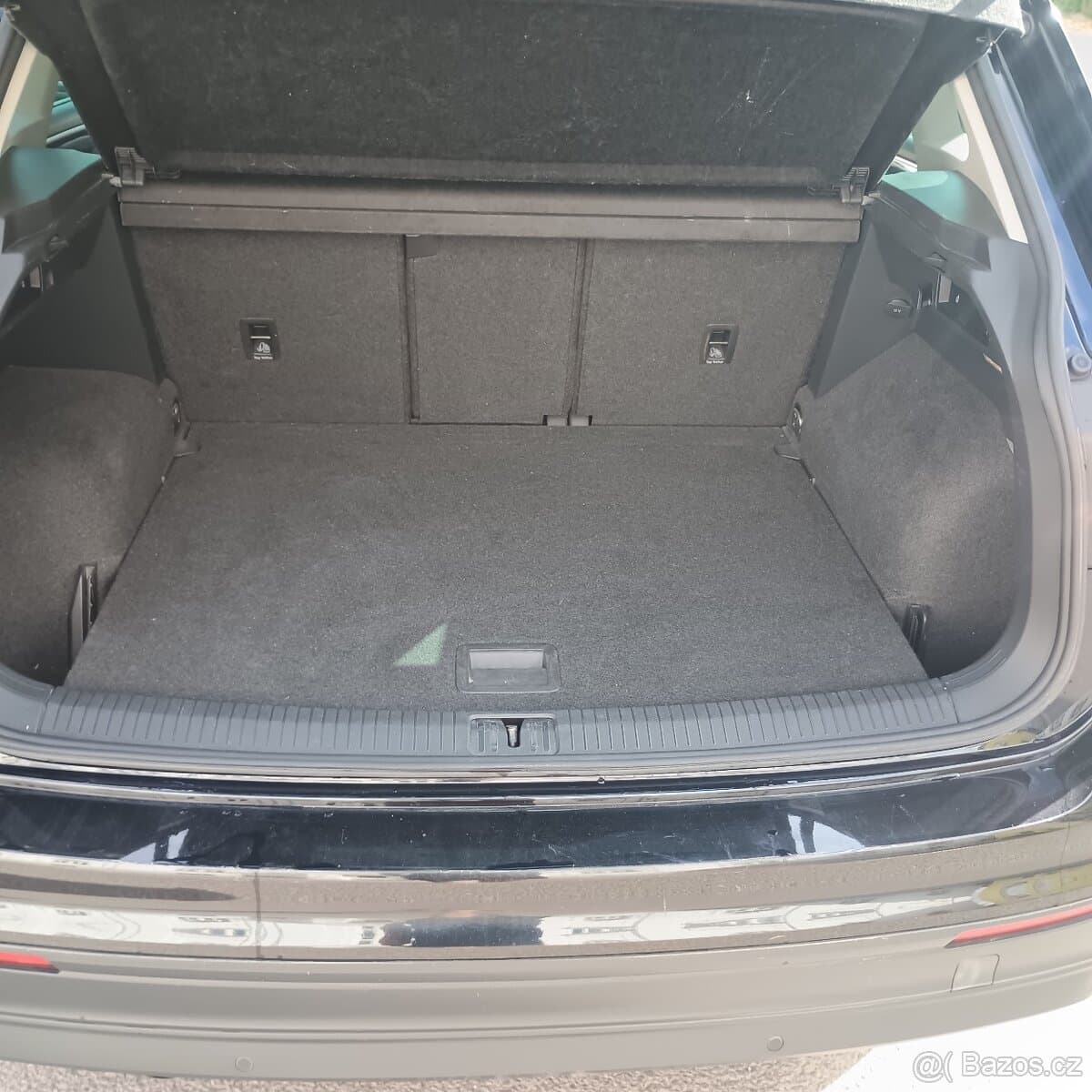 2017 Volkswagen TIGUAN - 12
