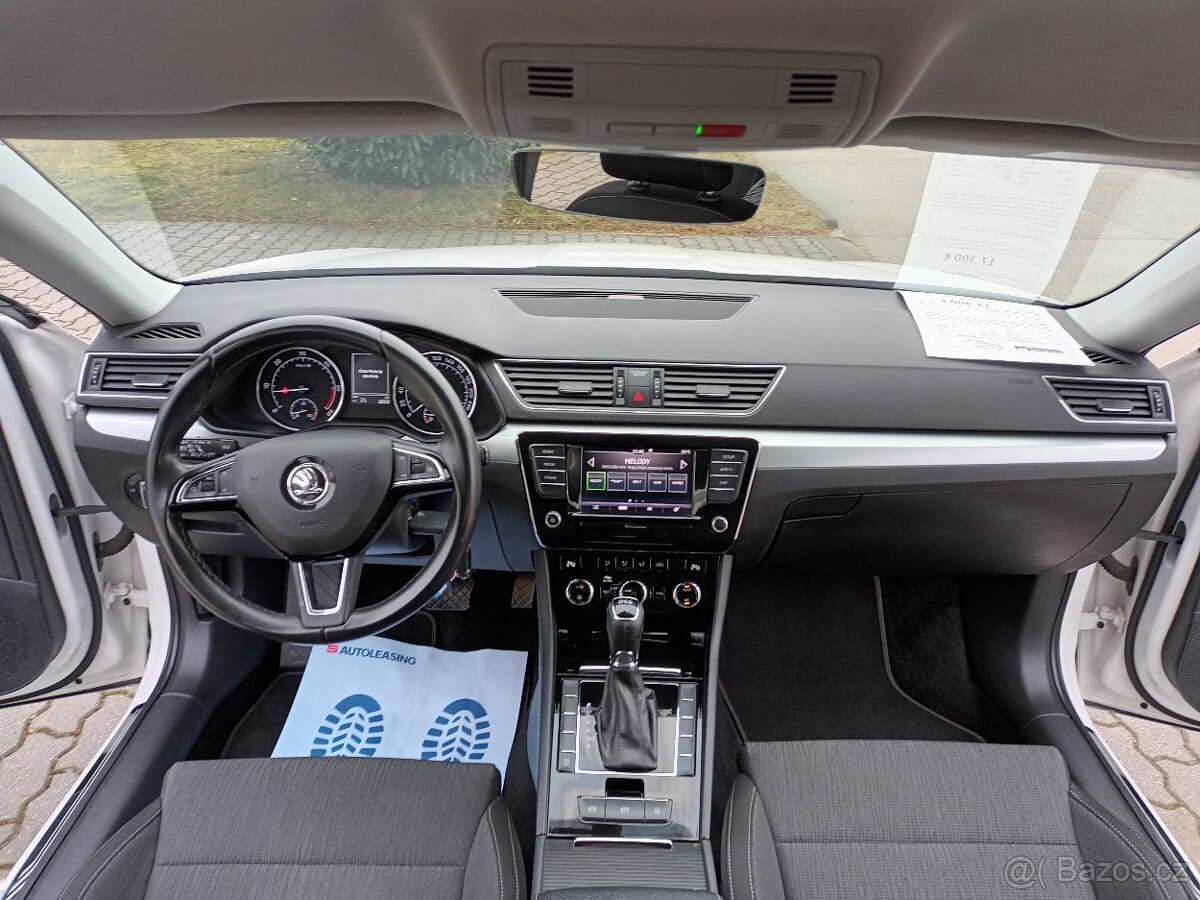 2019 Škoda SUPERB - 12