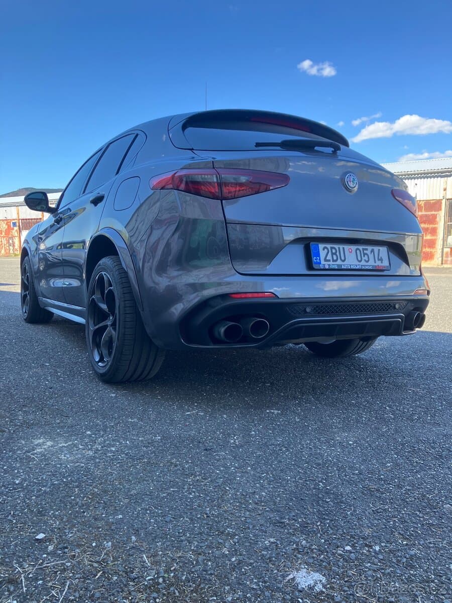 Alfa Romeo STELVIO - 12