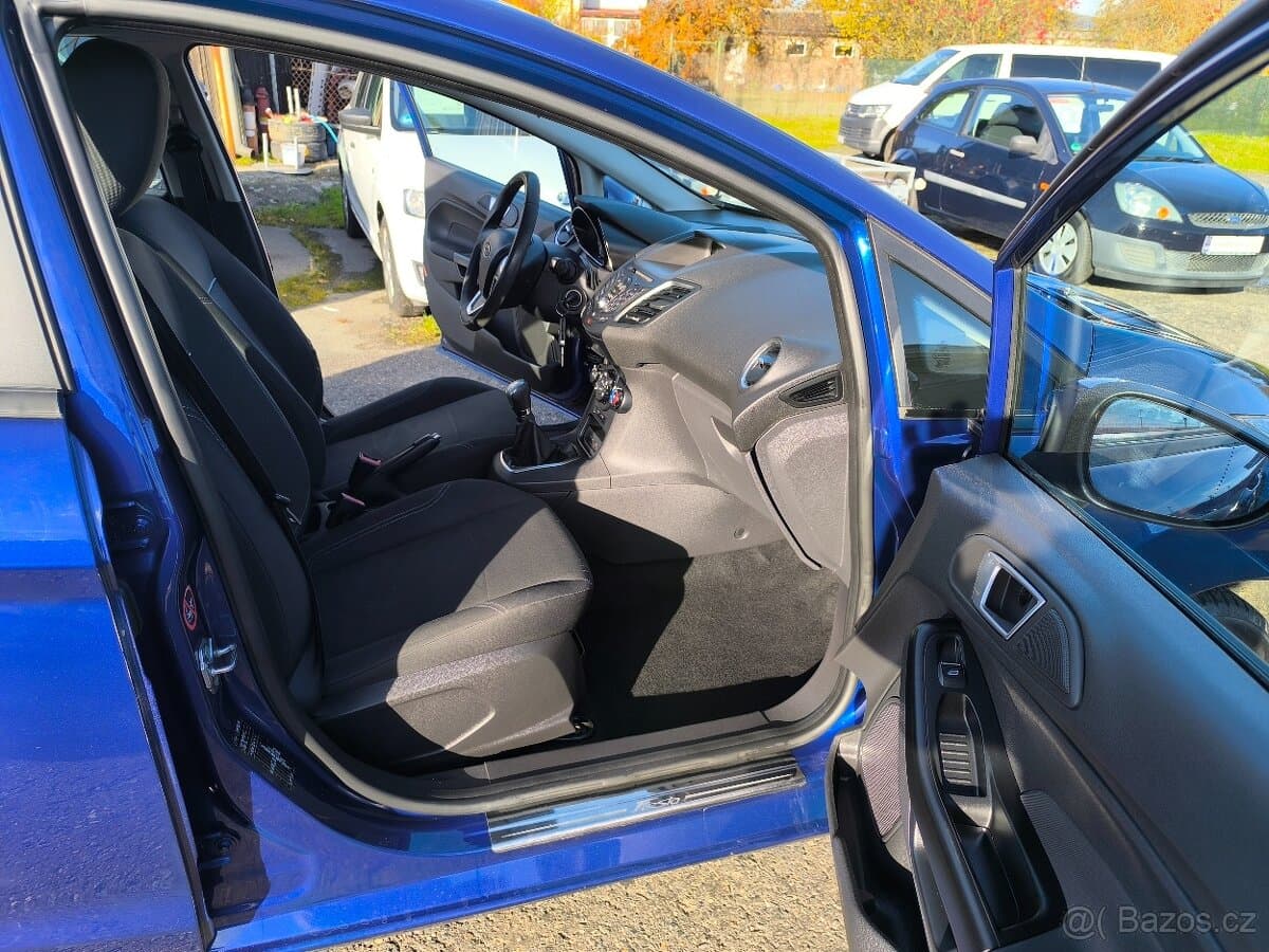2013 Ford FIESTA - 12