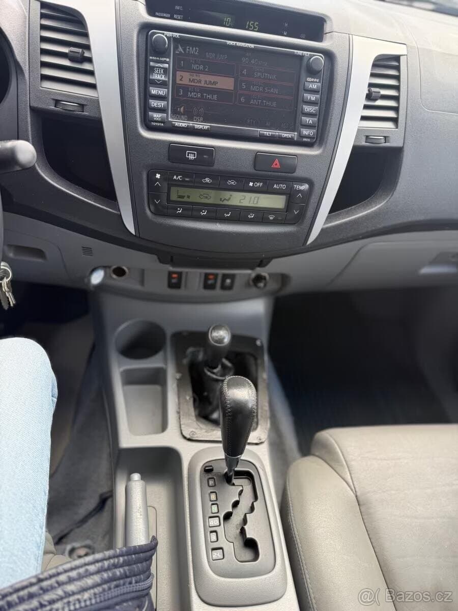 2009 Toyota HILUX - 12