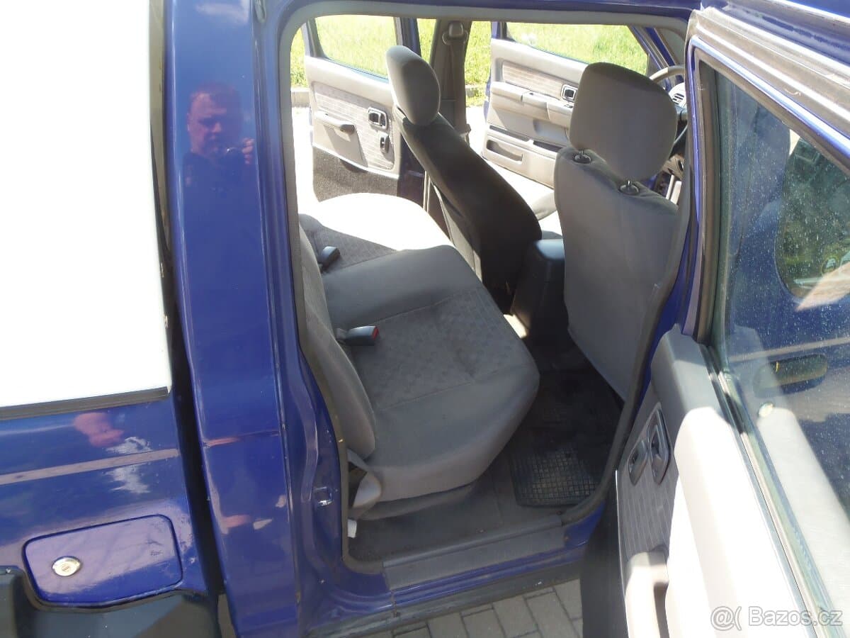 2002 Nissan NAVARA - 12