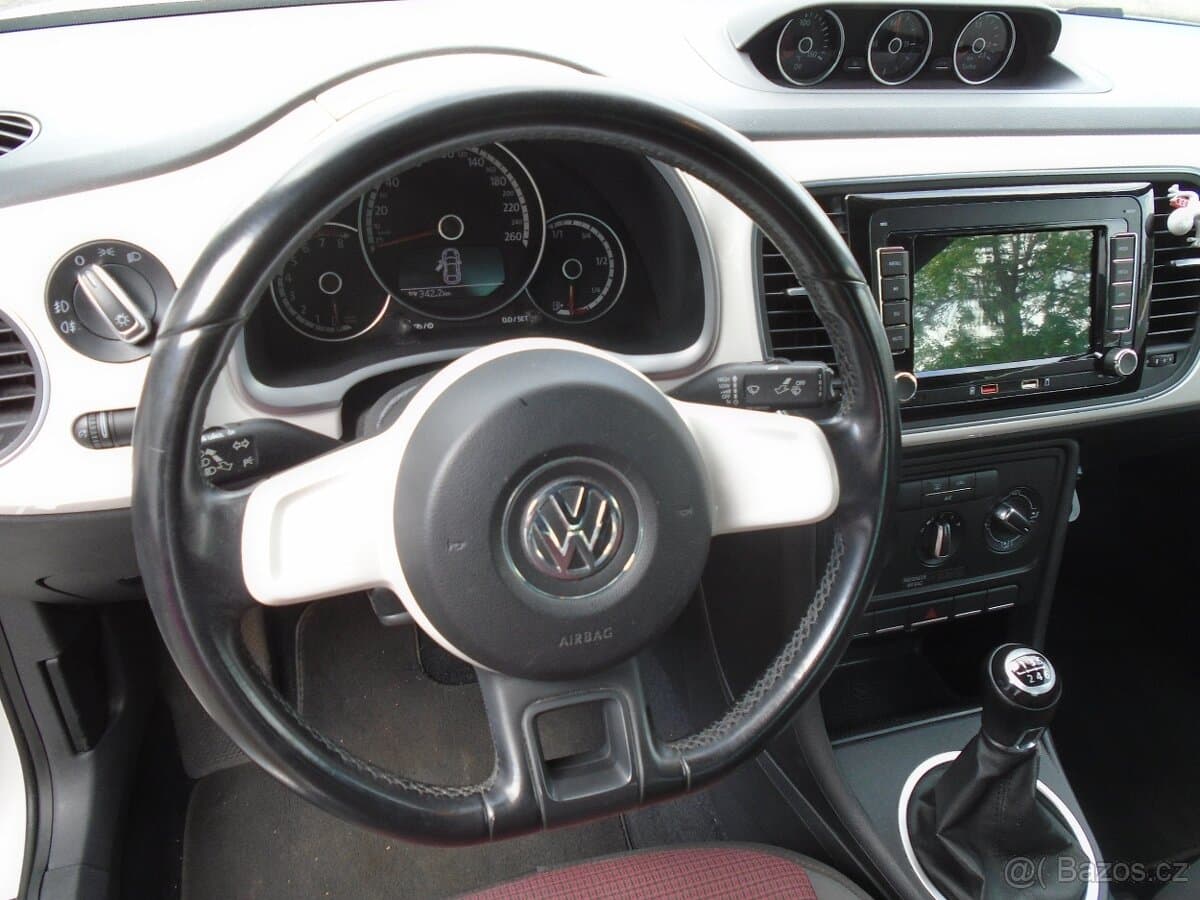 2013 Volkswagen BEETLE - 12
