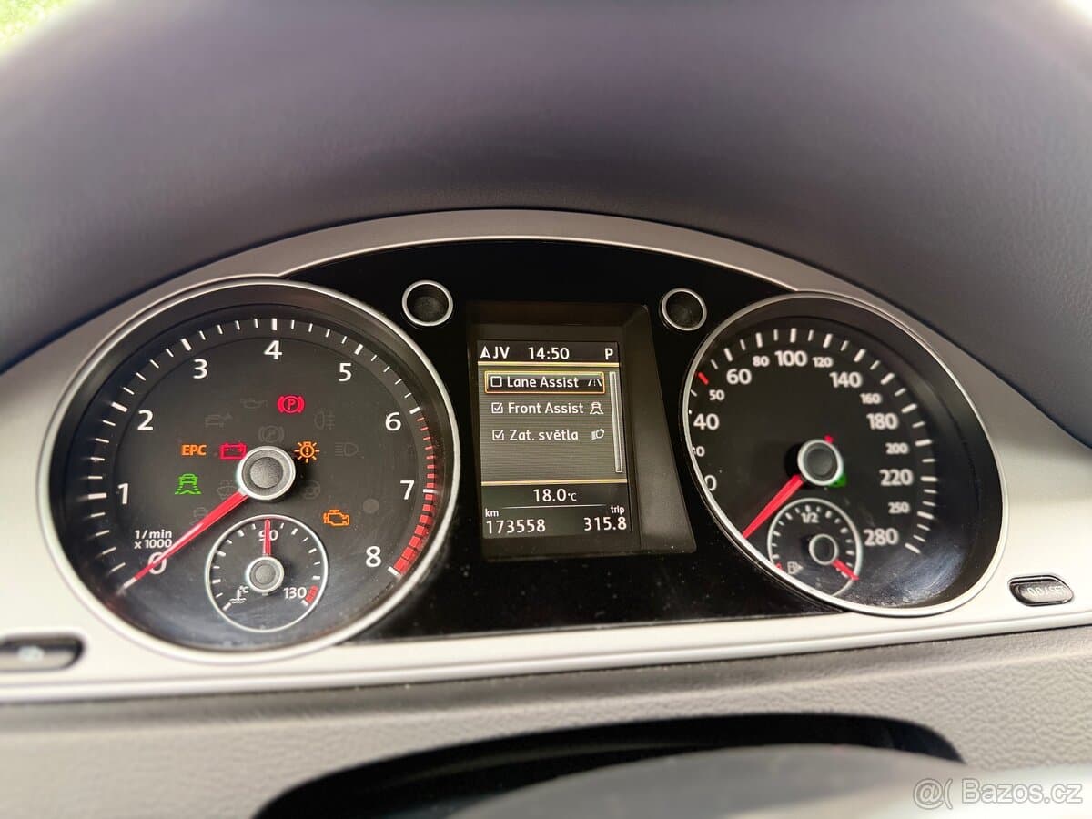 2011 Volkswagen PASSAT CC - 12