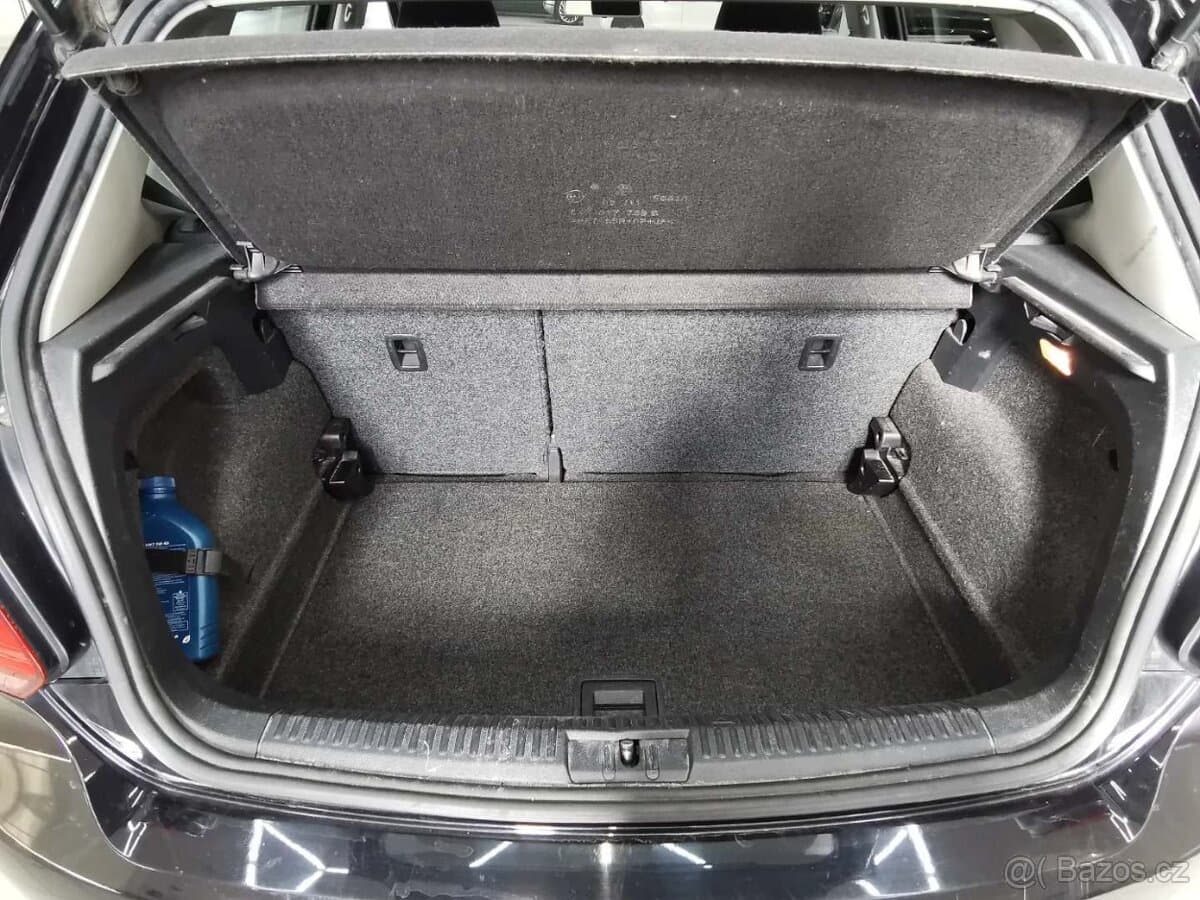 2011 Volkswagen POLO - 12