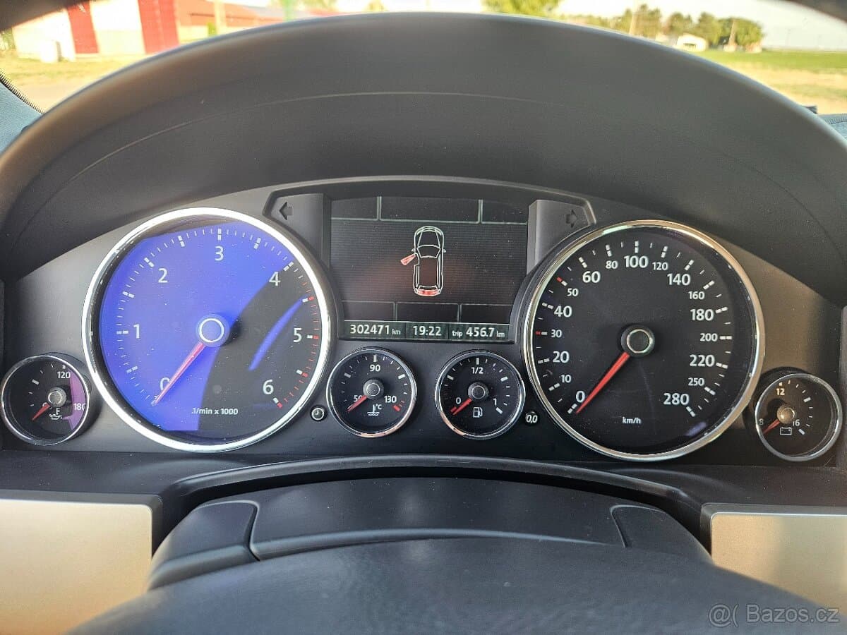 2009 Volkswagen TOUAREG - 12