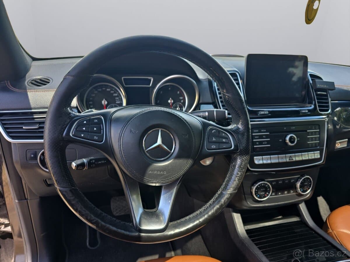 2016 Mercedes-Benz GLS - 12