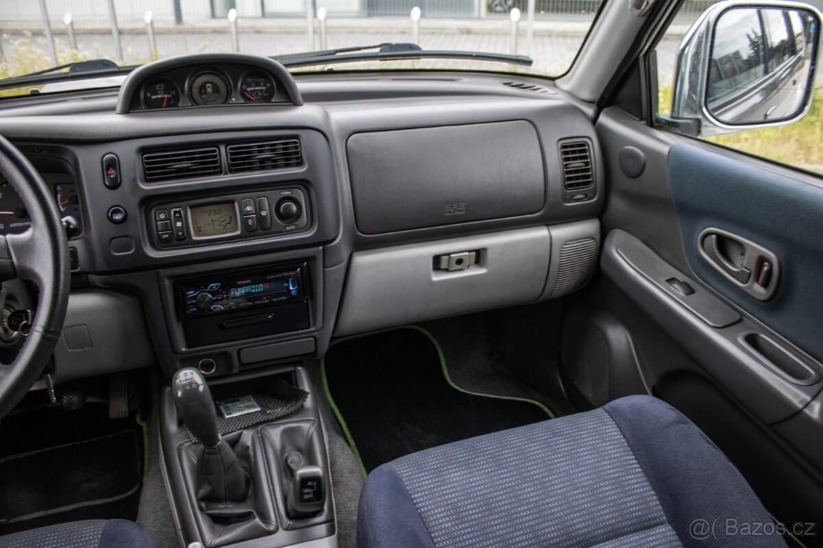 2005 Mitsubishi PAJERO - 12