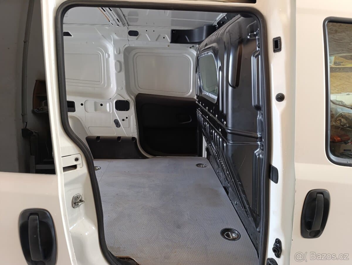 2018 Opel COMBO - 12