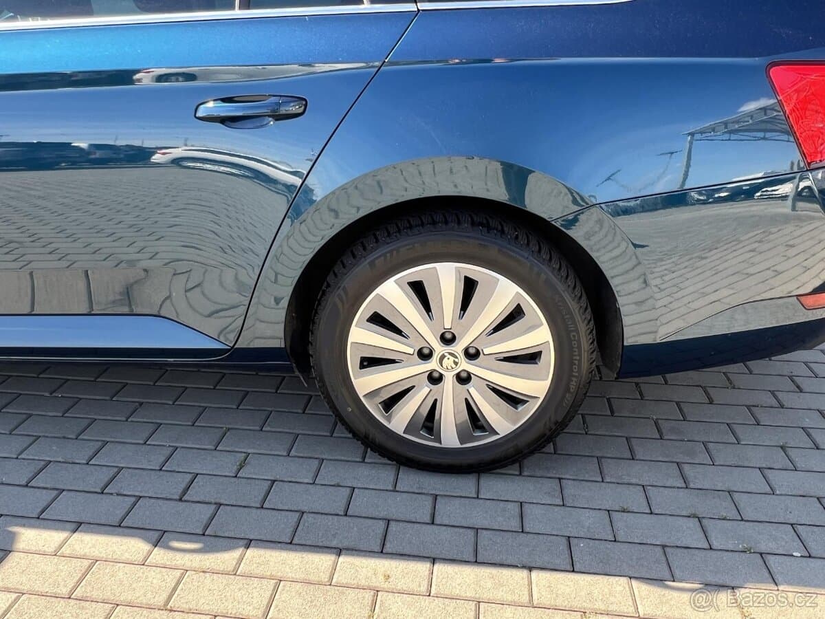 2022 Škoda SUPERB - 12