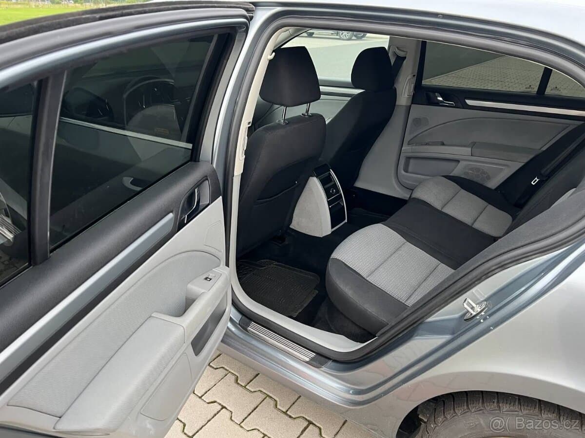 2009 Škoda SUPERB - 12