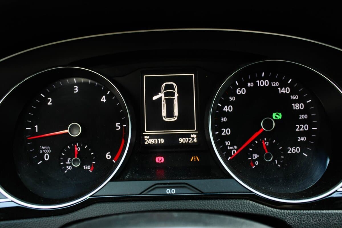 2018 Volkswagen PASSAT - 12