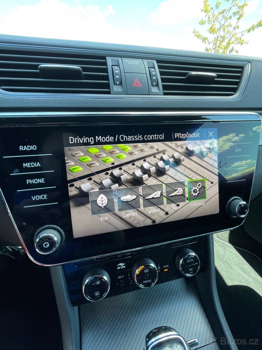 2022 Škoda SUPERB - 12