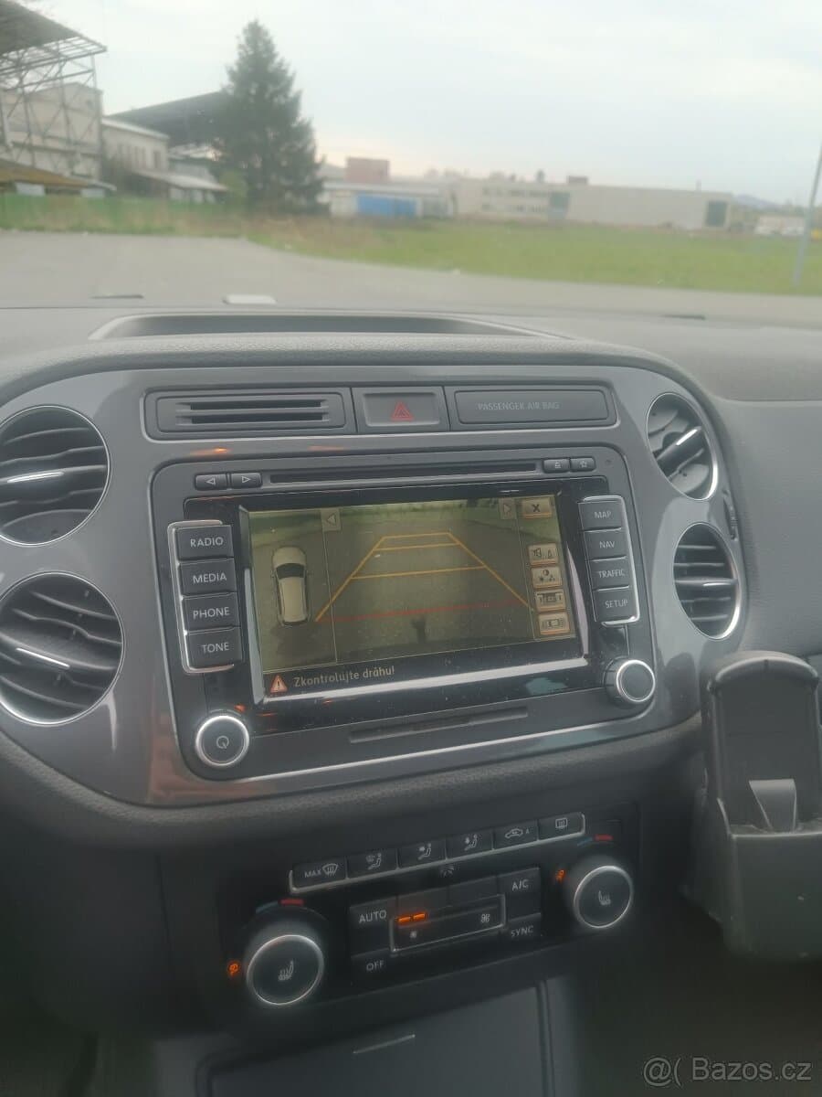2012 Volkswagen TIGUAN - 12