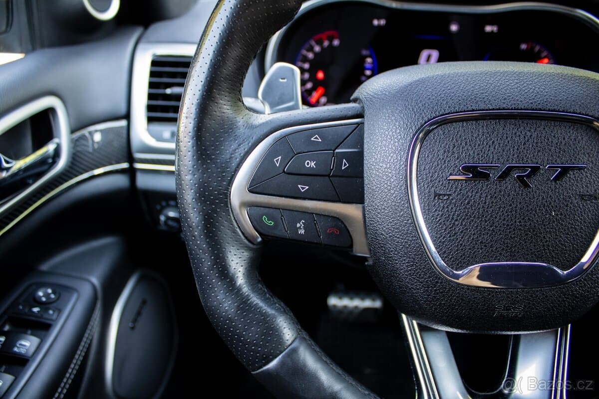2015 Jeep CHEROKEE - 12