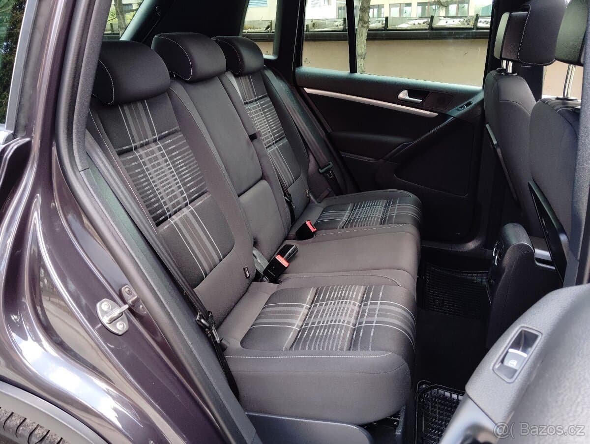 2015 Volkswagen TIGUAN - 12