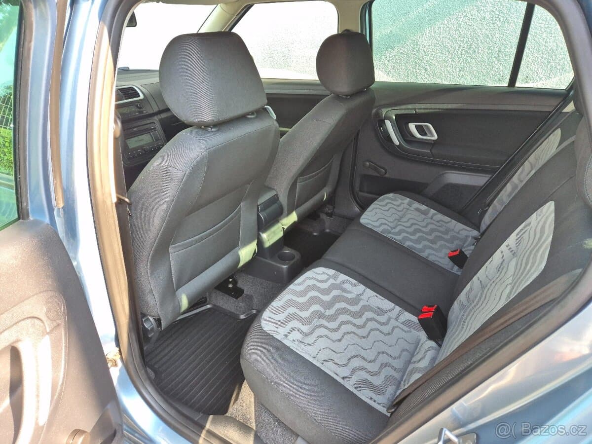 2010 Škoda FABIA - 12