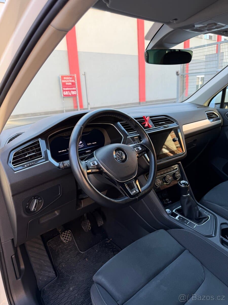 2018 Volkswagen TIGUAN - 12