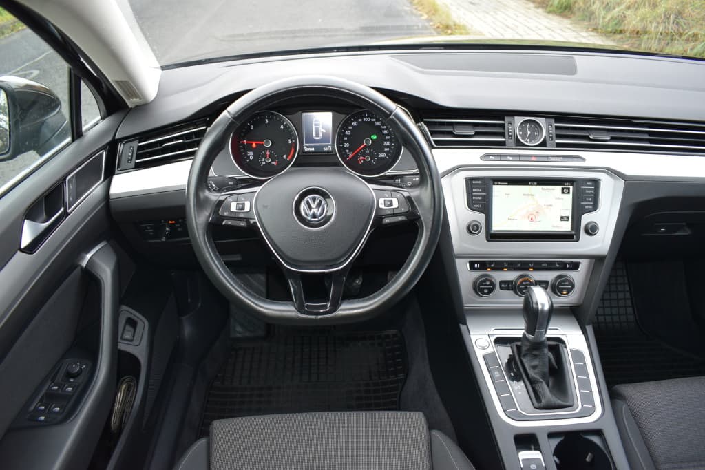 2015 Volkswagen PASSAT - 12