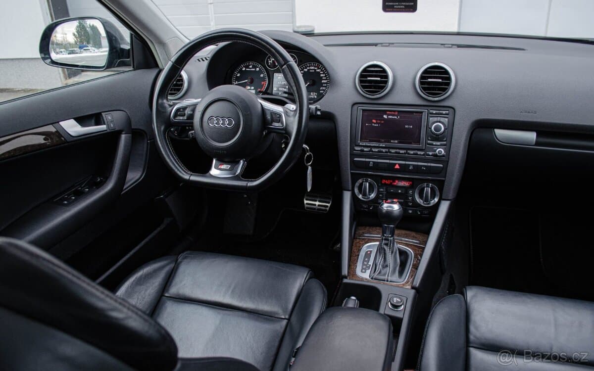 2010 Audi S3 - 12