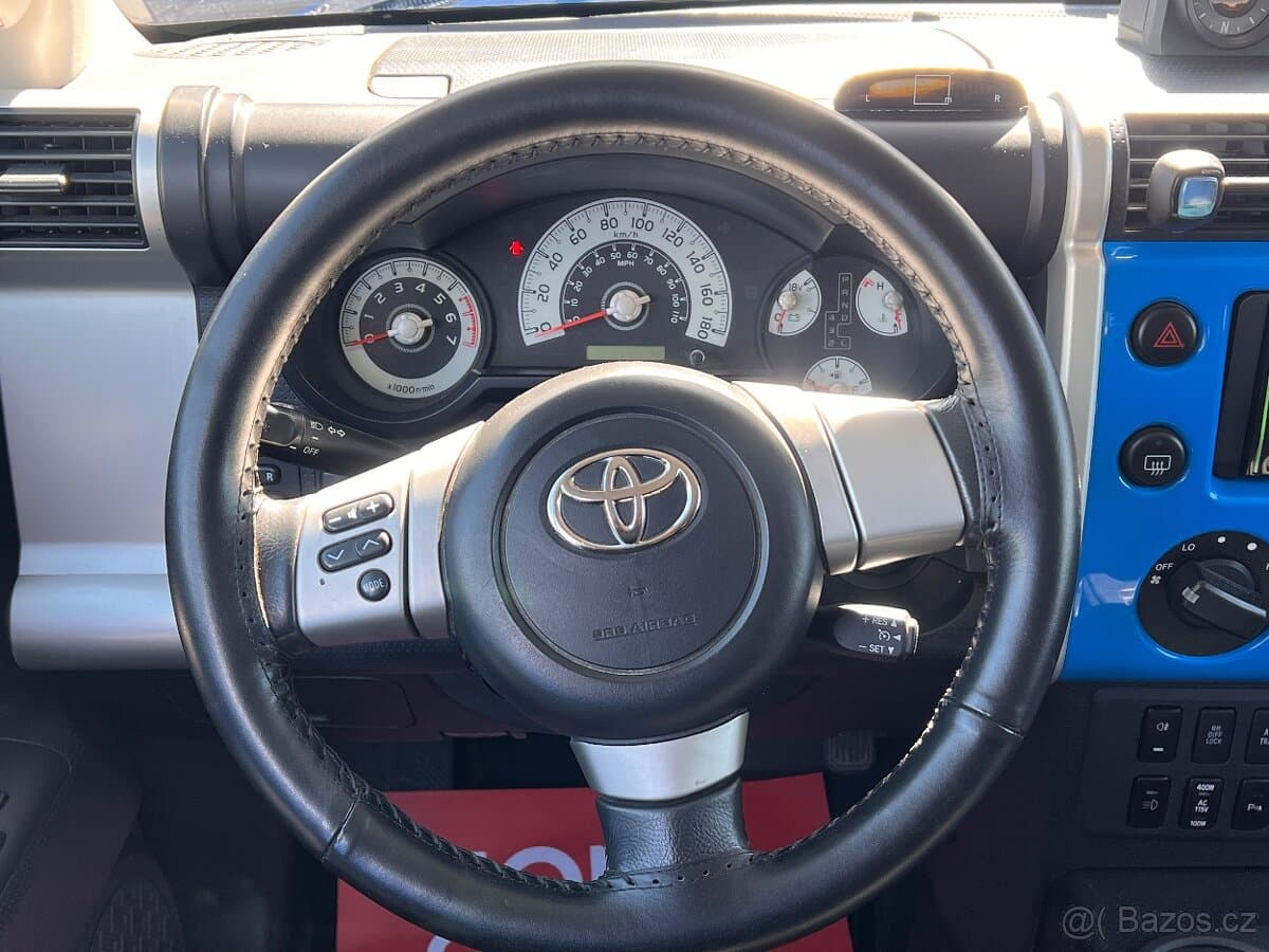 2008 Toyota FJ - 12