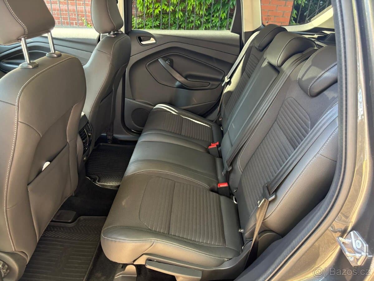 2019 Ford KUGA - 12