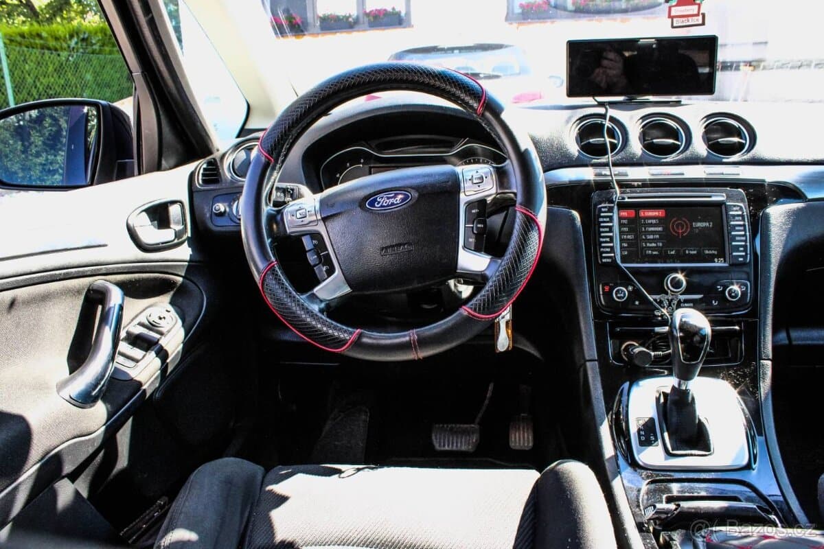 2011 Ford S-MAX - 12