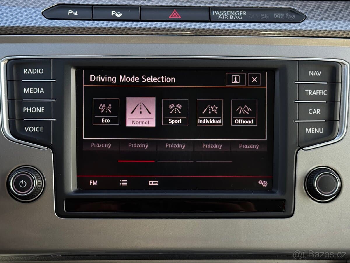 2016 Volkswagen PASSAT - 12