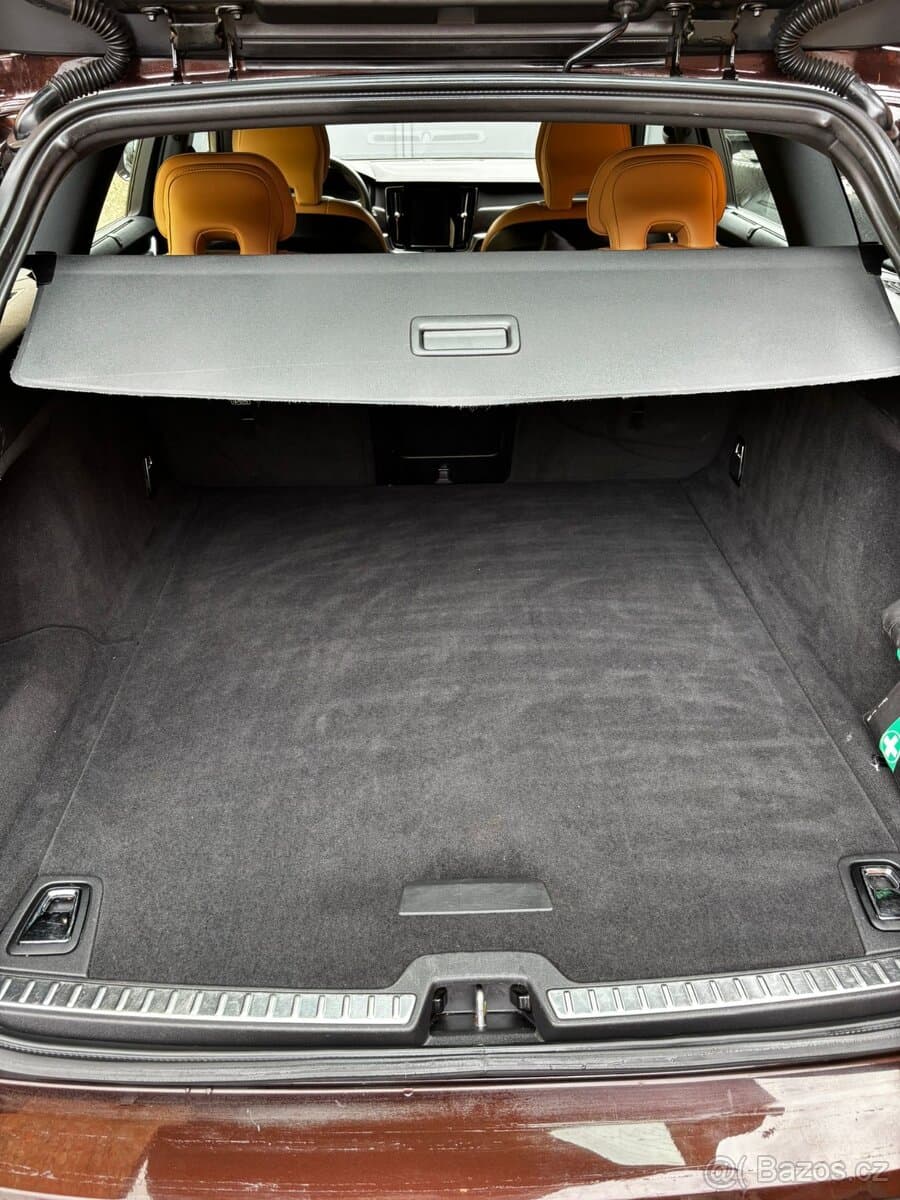 2018 Volvo V90 - 12