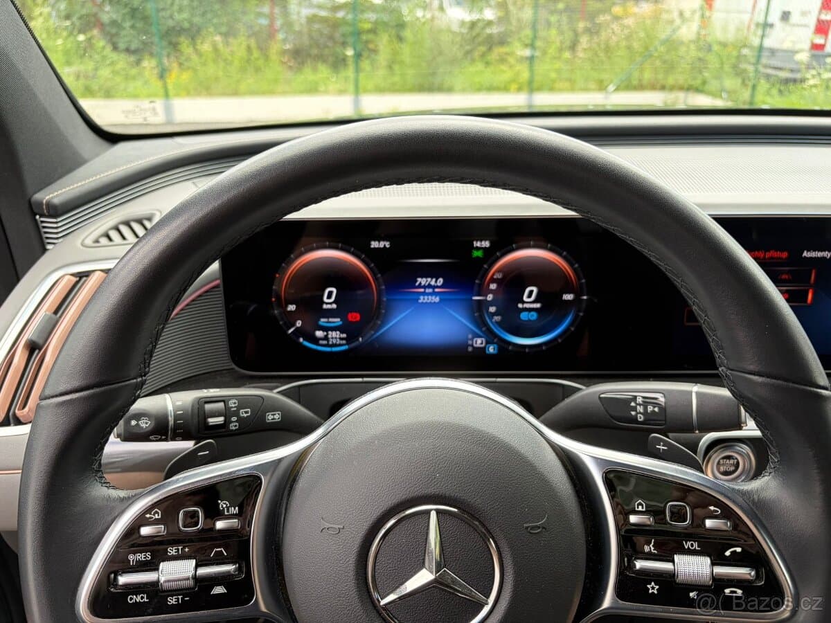 Mercedes-Benz EQC - 12