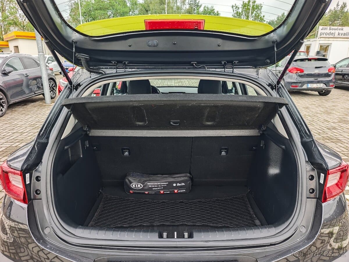 2019 Kia STONIC - 12
