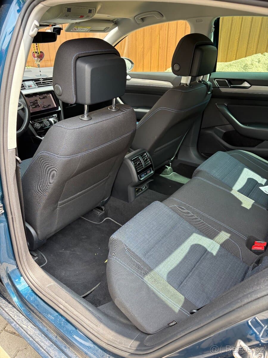 2020 Volkswagen PASSAT - 12