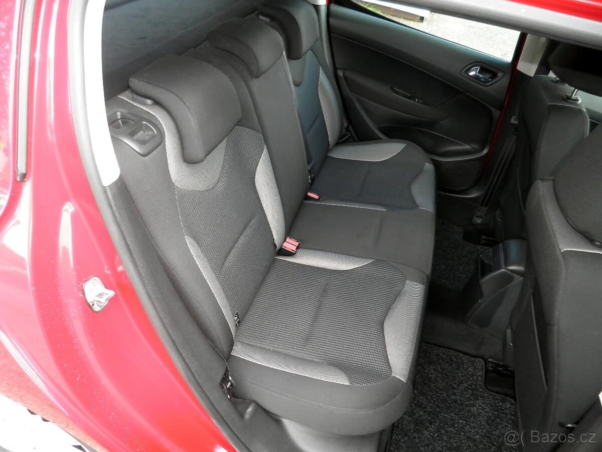 2010 Peugeot 308 - 12