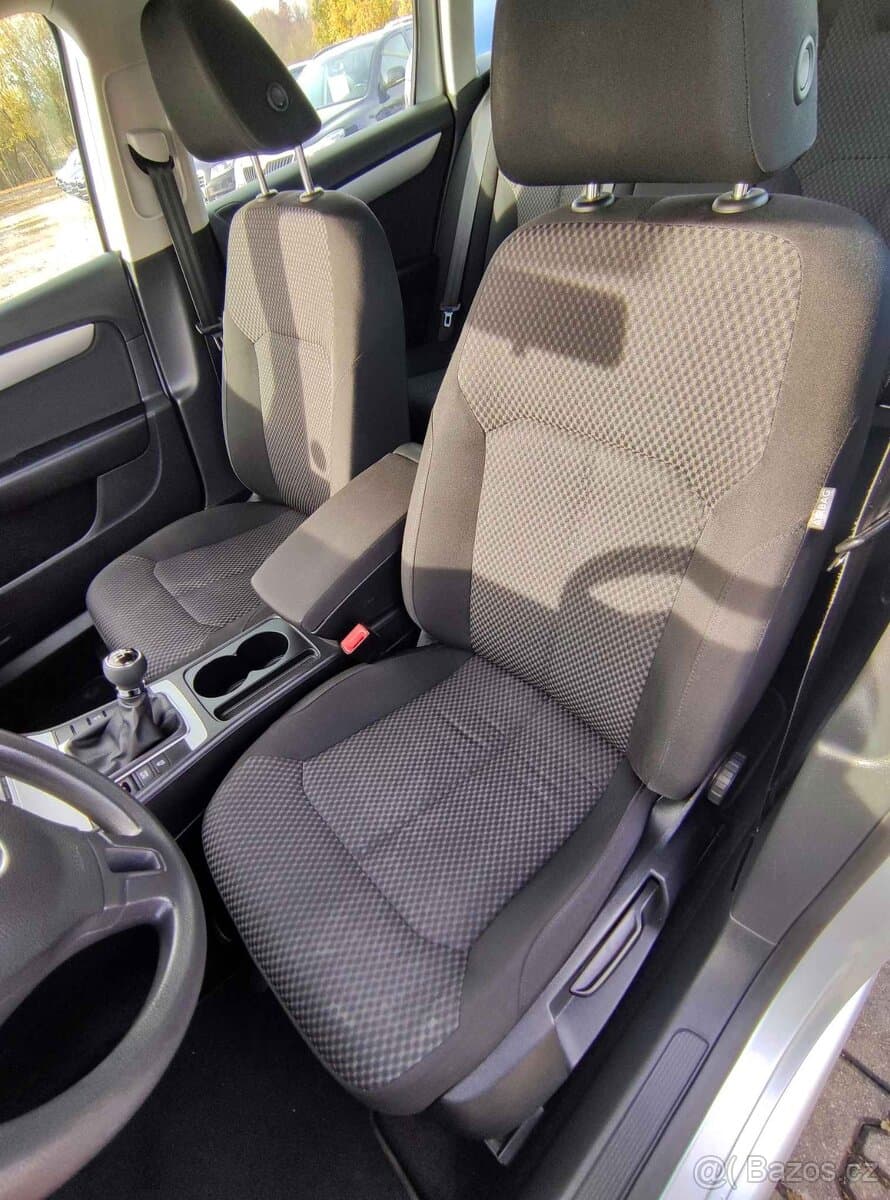 2012 Volkswagen PASSAT - 12